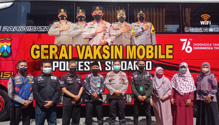 Humanity Foodtruck Act Bersama Gerai Vaksin Polresta Sidoarjo