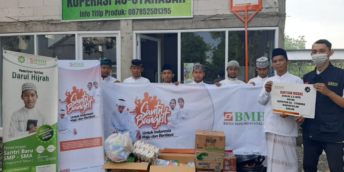 BMH Jatim Salurkan 1.311 Paket Gizi Serentak di Hari Santri Nasional