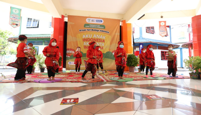 Kb Tk Al Muslim Sidoarjo, Rayakan Sumpah Pemuda Melalui Pawai Dan Kreasi Tari Budaya Indonesia