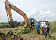 Perwakilan Pengusaha Berikan Bantuan Csr Disaksikan Camat Cerme Dan Ketua Abpednas