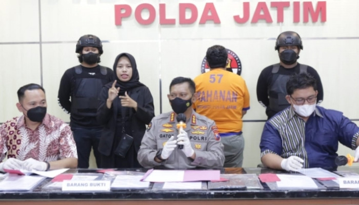 Polda Jatim Tangkap Oknum Penipuan Perekrutan Anggota Polri