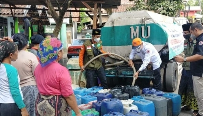 Desa Di Pasuruan Alami Kekeringan, Bpbd Jatim Salurkan Air Bersih