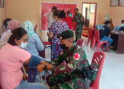 Satgas Pamrahwan Maluku Utara Yonif Rk 732/Banau , Pos 5 Maba Ssk I Bersinergi Dengan Kepolisian Melaksanakan Vaksinasi