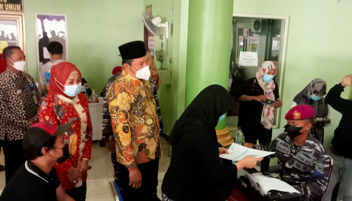 Warga Desa Pabean Mendapat Serbuan Vaksinasi Dari Korp Marinir Tni Al Dan Dinkes Sidoarjo