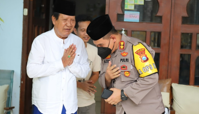 Kapolres Gresik Eratkan Tali Silaturahmi, Kunjungi Sang Pemangku Pondok Pesantren