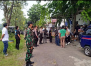 Anggota Densus 88 Menangkap Terduga Teroris Di Perumahan Kbd Gresik