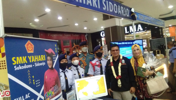 Smk Yahari Sukodono Kabupaten Sidoarjo Gelar Pameran Produk Kreatif Karya Siswa