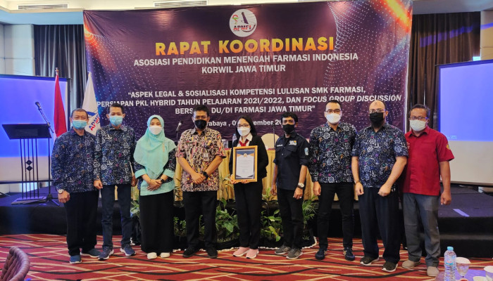 Penyerahan Sttatk Dinas Kesehatan Dan Fgd Bersama Dudi Farmasi Di Jatim