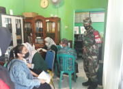 Babinsa Serma Nur Kasan Pantau Vaksinasi Di Desa Keboharan