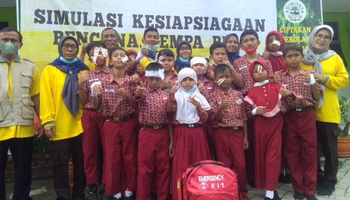 Slb Negeri Juwet Kenongo Gelar Simulasi Kesiapsiagaan Bencana Gempa Bumi Dan Kebakaran