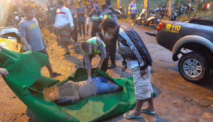 Wisata Petirtaan Jolotundo Memakan Korban Jiwa, Pohon Kadutan Tumbang