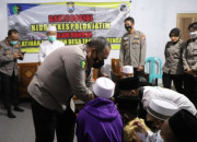 Kabid Dokter Dan Kepala Rs Polda Jatim Laksanakan Bakti Sosial Di Panti Asuhan Ar Ridlwan
