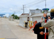 Petugas Bina Marga Jatim Melakukan Survey Topografi  Di Ruas Mojokerto-Jombang