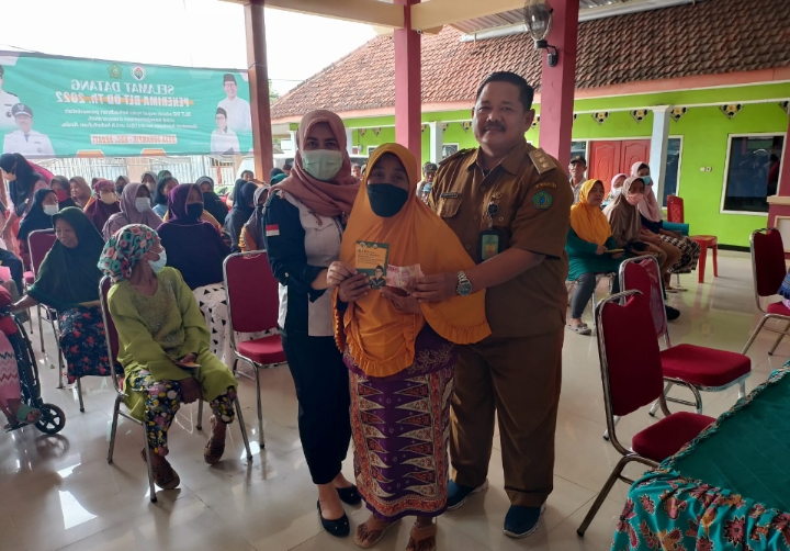 Pemdes Semampir Salurkan BLT DD Tahun 2022, Periode Oktober, November dan Desember