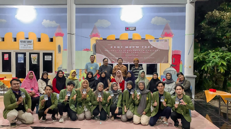 Kedatangan Kelompok KKNT 88 UPN Veteran Jatim Disambut Hangat oleh Warga Kelurahan Gunung Anyar Tambak