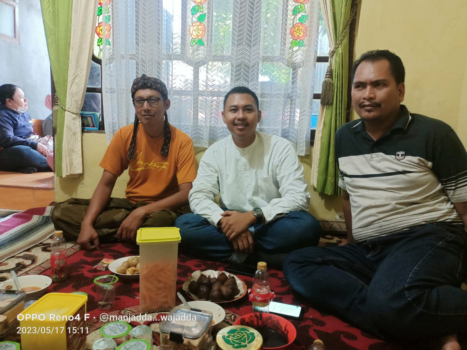 Caleg Dapil 1 DPRD Sidoarjo Aditya Indra Putra Mualim Sambangi Warganya Yang Berduka dan Sakit