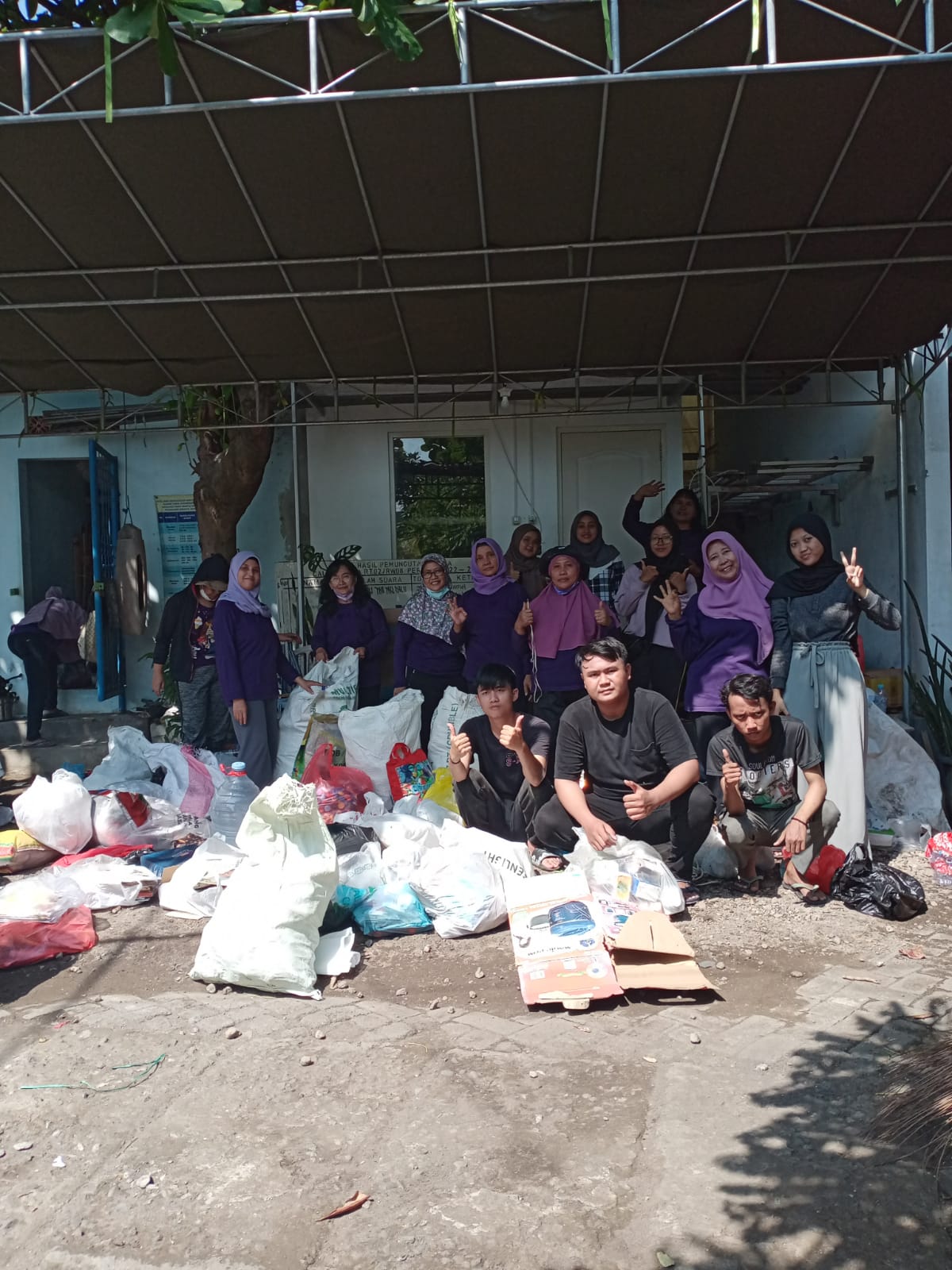 Kontribusi Mahasiswa KKN-T 88 UPNVJT kepada Warga RW 08 Kelurahan Gunung Anyar Tambak 