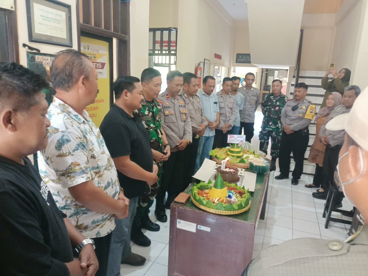 Di Peringatan Hari Bhayangkara ke-77 Polsek Sedati Mendapat Ucapan Dari Danramil dan Paguyuban Kepada Desa