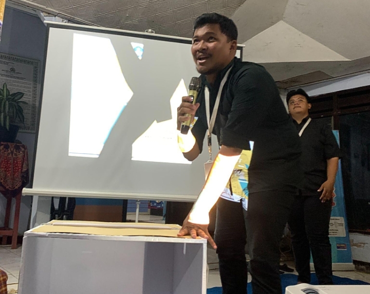 Teknologi Tepat Guna Berupa Box Photo Mengakhiri Kegiatan KKN kelompok 09 di Desa Pakel