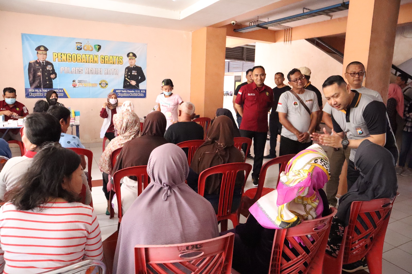 Lewat Candra Kerti Polres Kediri Kota Gelar Baksos Hingga Pemeriksaan Kesehatan Gratis Bagi Warga
