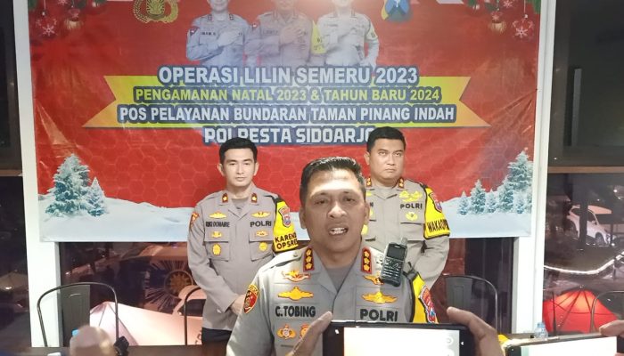 Polresta Sidoarjo Urai Kemacetan Di Alun Alun Kabupaten Sidoarjo