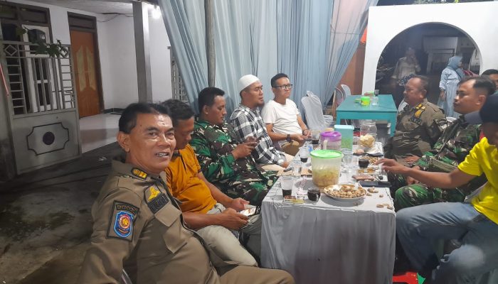 Camat Menganti Sambang Warga Malam Tahun Baru 2024 