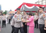 Kapolda Jatim Pimpin Upacara Kenaikan Pangkat 2.925 Personel Di Penghujung Tahun 2023