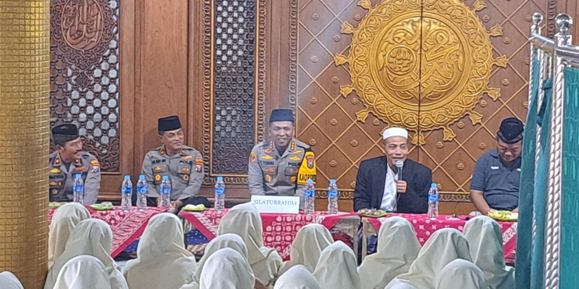 Kapolresta Sidoarjo dan Kapolsek Tanggulangin Silaturahmi ke Ponpes Alhidayah Desa Ketegan
