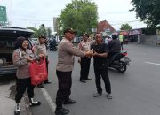 Jumat Berkah Sektor Tanggulangin Rutin Bagikan Nasi Bungkus Ke Masyarakat Jelata