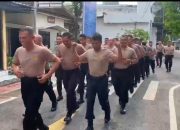 Jaga Kebugaran, Anggota Sat Samapta Polres Nganjuk Laksanakan Lari Pagi Dan Latihan Pbb 
