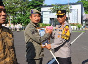 Kapolres Tuban Beri Penghargaan Ke 46 Personil Dan 5 Tomas