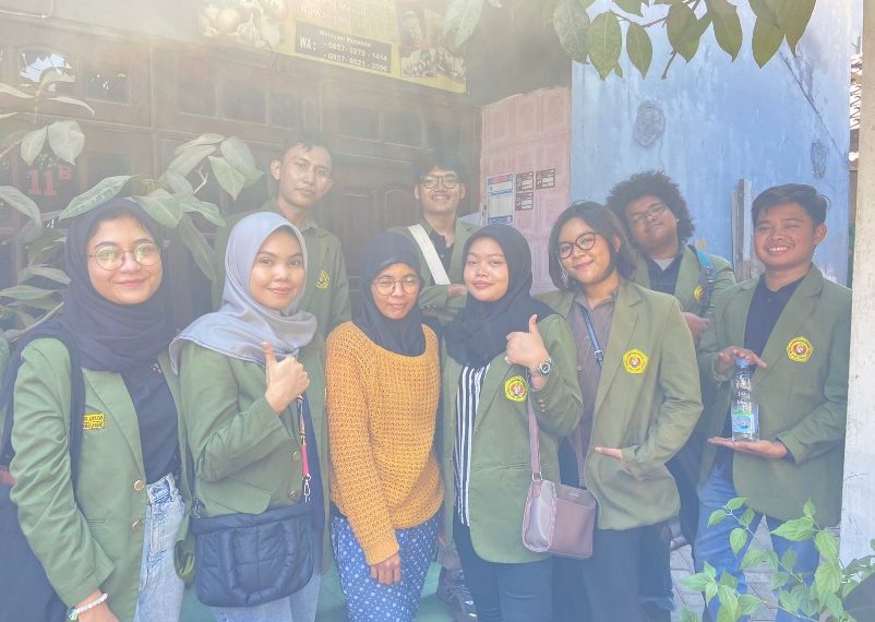 Mahasiswa Bina Desa UPNVJT Ungkap Potensi dan Permasalahan UMKM Bawang Goreng