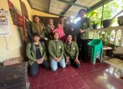 Mahasiswa Kelompok Bina Desa Upnvjt Prodi Manajemen Mengikuti Kegiatan Belajar Membatik Di Umkm Batik Bunakem