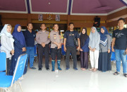 Pastikan Tps Tanpa Ada Kendala, Kapolsek Dan Danramil Tanggulangin Turun Ke Jalan Cek Lokasi