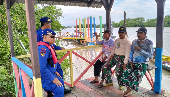 Satpolairud Polresta Sidoarjo Patroli Masa Tenang Di Kawasan Pesisir