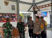 Kapolres Nganjuk Cek Kesiapsiagaan Dan Kesehatan Petugas Pengamanan Kotak Suara Di Ppk
