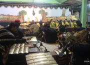 Dusun Gebang Desa Gisik Cemandi Menggelar Wayang Kulit Di Acara Sedekah Bumi