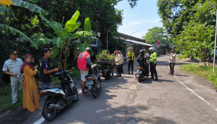 Dispenda Dan Satlantas Polresta Sidoarjo Himbau Pengemudi Roda Dua Dan Empat Agar Tertib Pajak