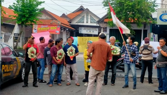 Masyarakat Sidoarjo Gelar Aksi Spontanitas Dukung Kpu Kabupaten Sidoarjo