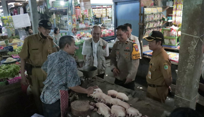Cegah Panic Buying Satgas Pangan Polresta Malang Kota Inspeksi Ke Sejumlah Pasar 