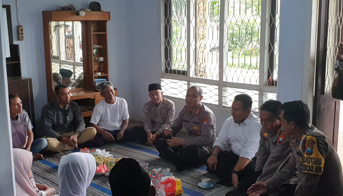 Kapolres Malang Kunjungi Keluarga Petugas Kpps Yang Wafat Usai Pemilu 2024
