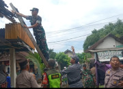 Gotong Royong Evakuasi Wilayah Kabupaten Sidoarjo Terdampak Angin Kencang