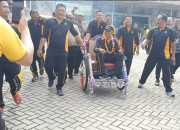 Masuk Masa Purna Tugas, Aiptu Wasito Edi Di Iringi Naik Becak Kapolsek Sidoarjo Kota 