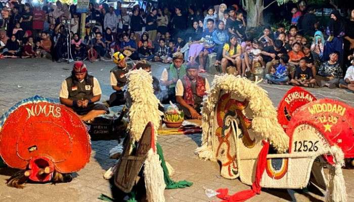 Gama Berseni Di Candi Sidoarjo, Dihibur Kesenian Jaranan ”Jefri Wijoyo”