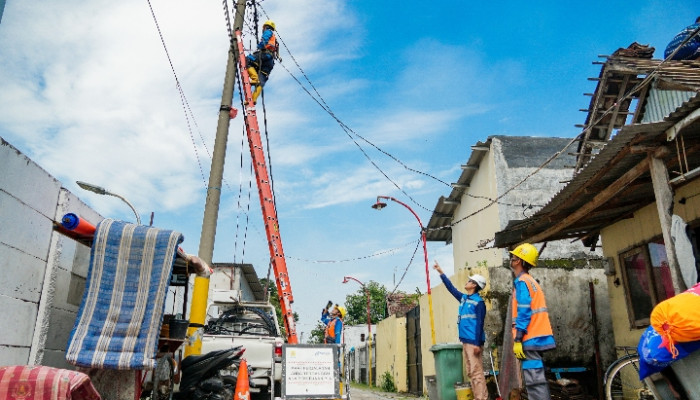 Terjang Hujan Es Demi Kelistrikan Normal, Pln Sidoarjo Bergerak Sat Set