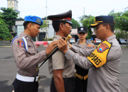 Kapolres Tuban Pimpin Upacara Kenaikan Pangkat, Personil Yang Berprestasi