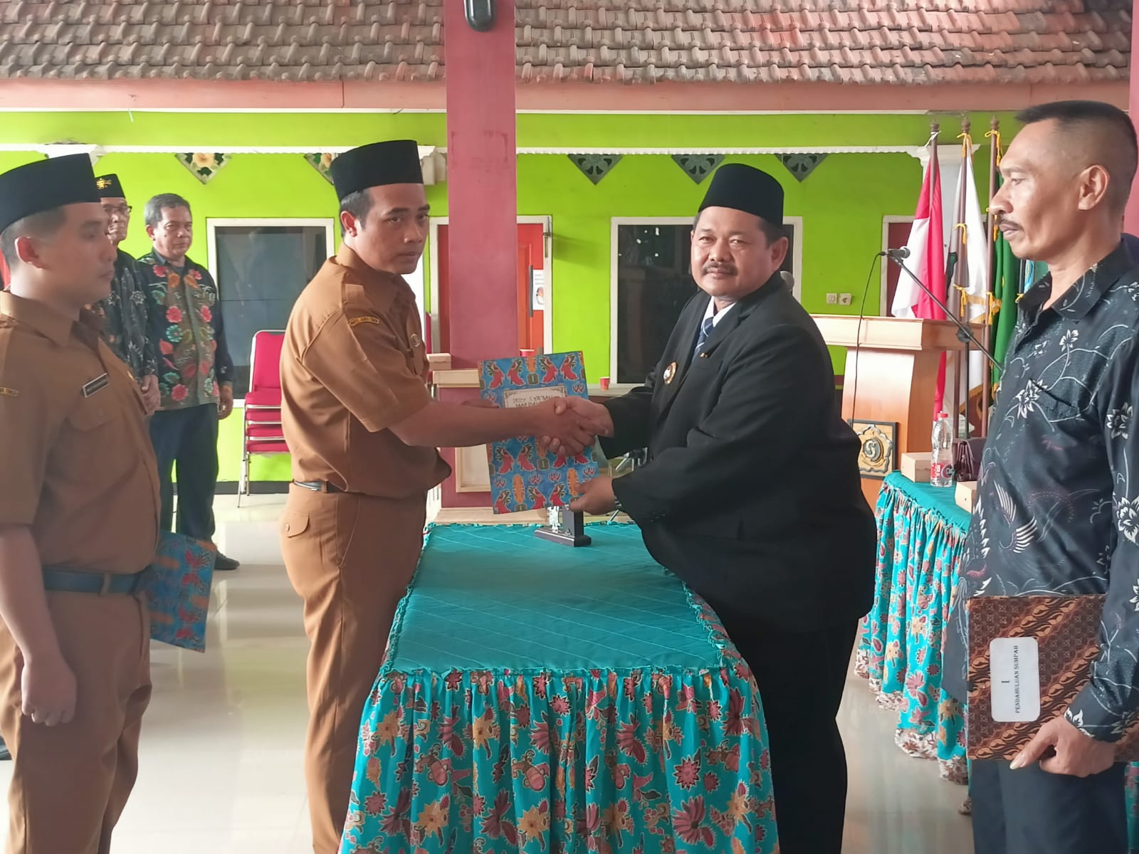 Isi Jabatan Kosong, Kades Semampir Sidoarjo Lantik Perangkat Desa Baru