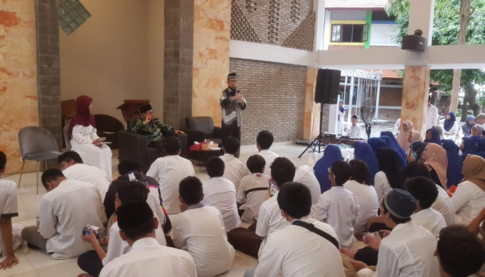 Talkshow Kocak Ustadz Wijayanto Di Saim