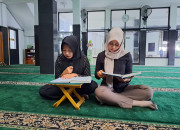 Kapolres Nganjuk Mengajak Anggotanya Mengisi Bulan Ramadan Dengan Beribadah, Salah Satunya Membaca Al-Qur’an
