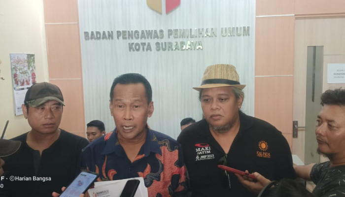 Pelapor Dugaan Penggelembungan Suara Penuhi Undangan Bawaslu Surabaya Didampingi Maki Jatim